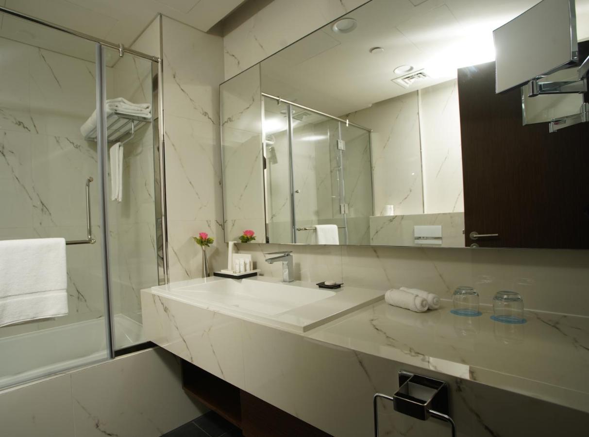 C - Hotel And Suites 도하 외부 사진