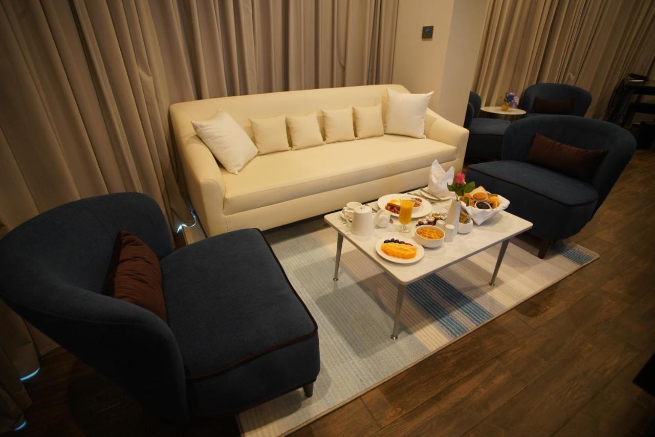 C - Hotel And Suites 도하 외부 사진