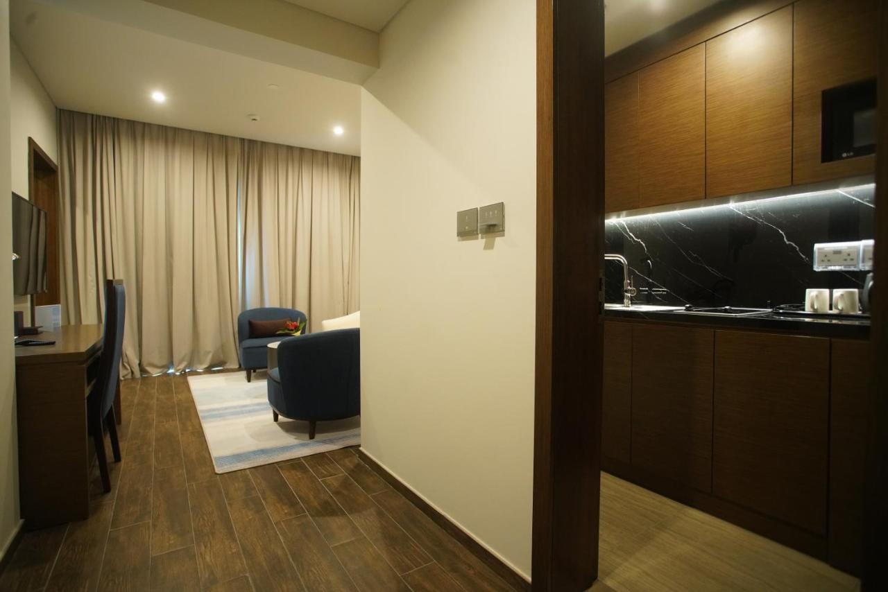 C - Hotel And Suites 도하 외부 사진