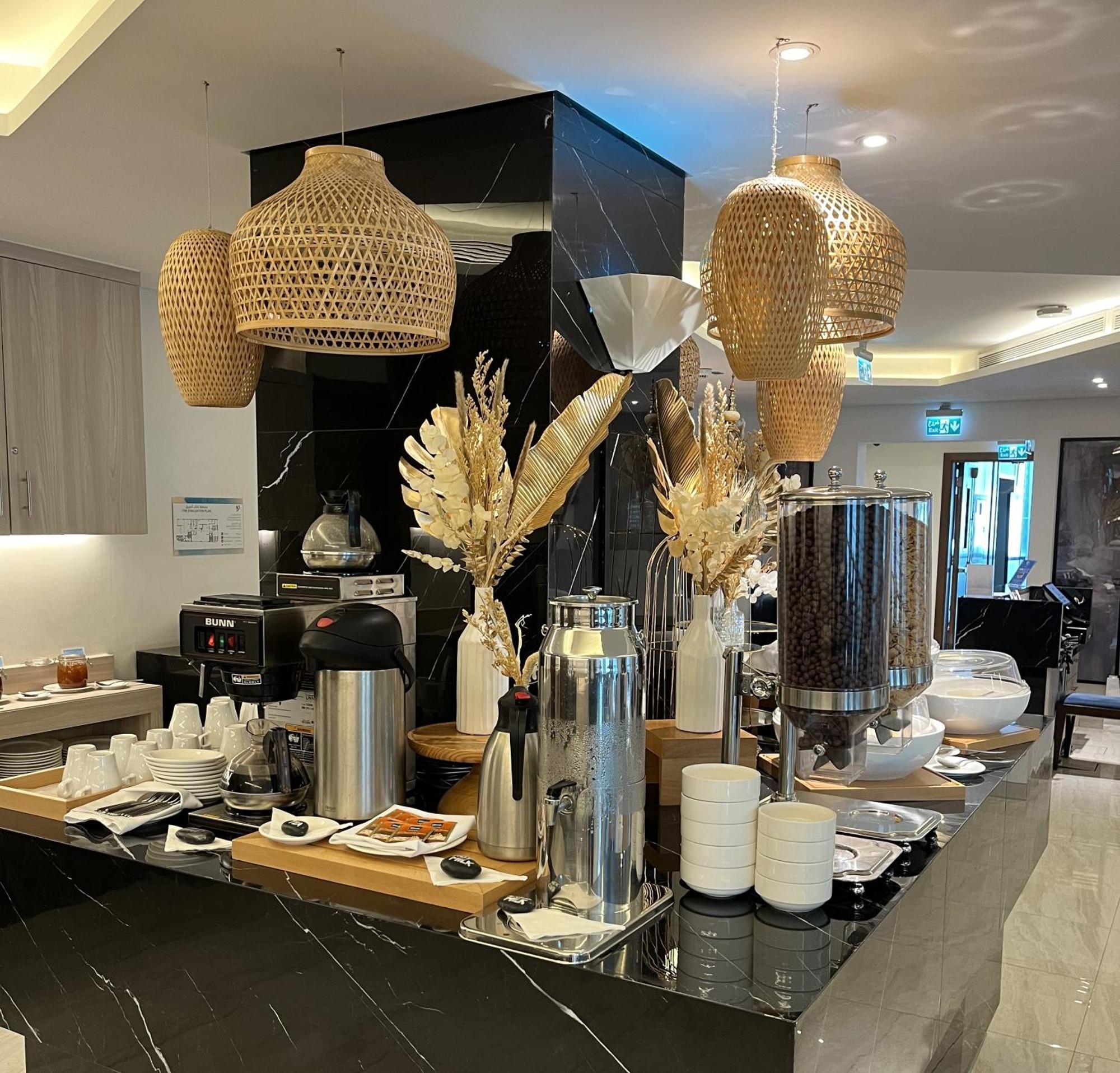 C - Hotel And Suites 도하 외부 사진